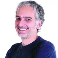 بیژن بنفشه خواه رو با ارژنگ امیرفضلی اشتباه گرفتن!