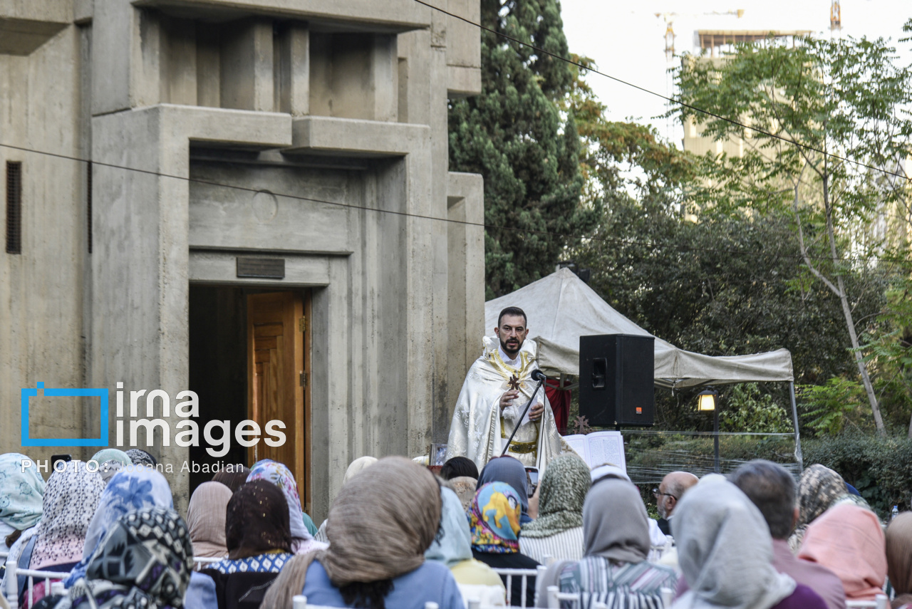 عکس/ مراسم بزرگداشت صلیب مقدس