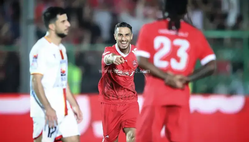 آقای گل پرسپولیس با یک تیر دو نشان زد