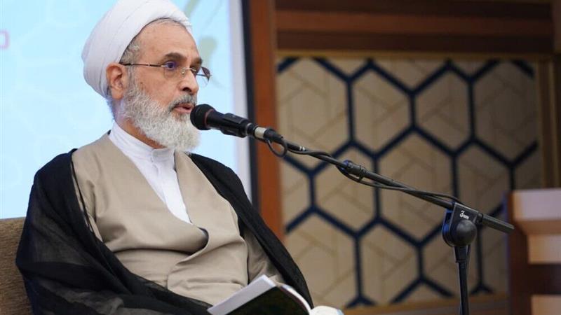 اعرافی: حوزههای علمیه خواهران باید چراغ هدایت و تمدن نوین را روشن کنند