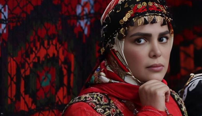 چهره ها/ عکس‌های «نازارِ» سریال نون خ با تیپی ساده و مینیمال