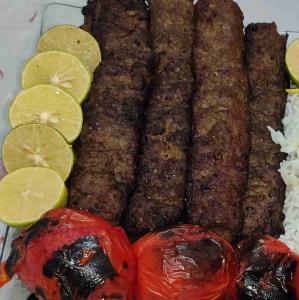 اینم نمای نزدیک از کوبیده های خودم پز..برای شفای خبری دعا کنیم😅