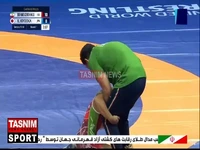لحظات احساسی «رحمان عموزاد» با «پژمان درستکار» دقایقی پس از کسب مدال طلا