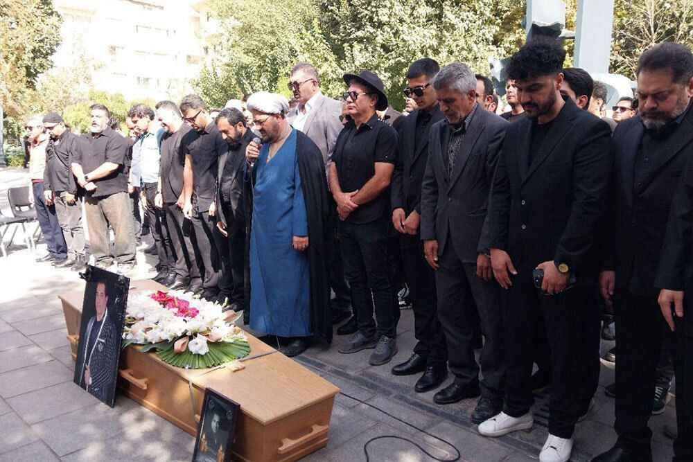 پیکر «امید جهان» رهسپار خانه ابدی شد