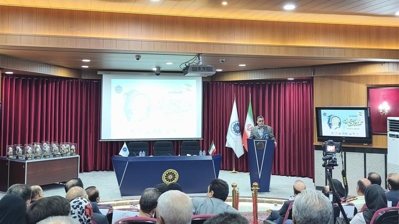نماینده مجلس: سیاستگذاری اشتباه دلیل اصلی مشکل ارز در کشور است