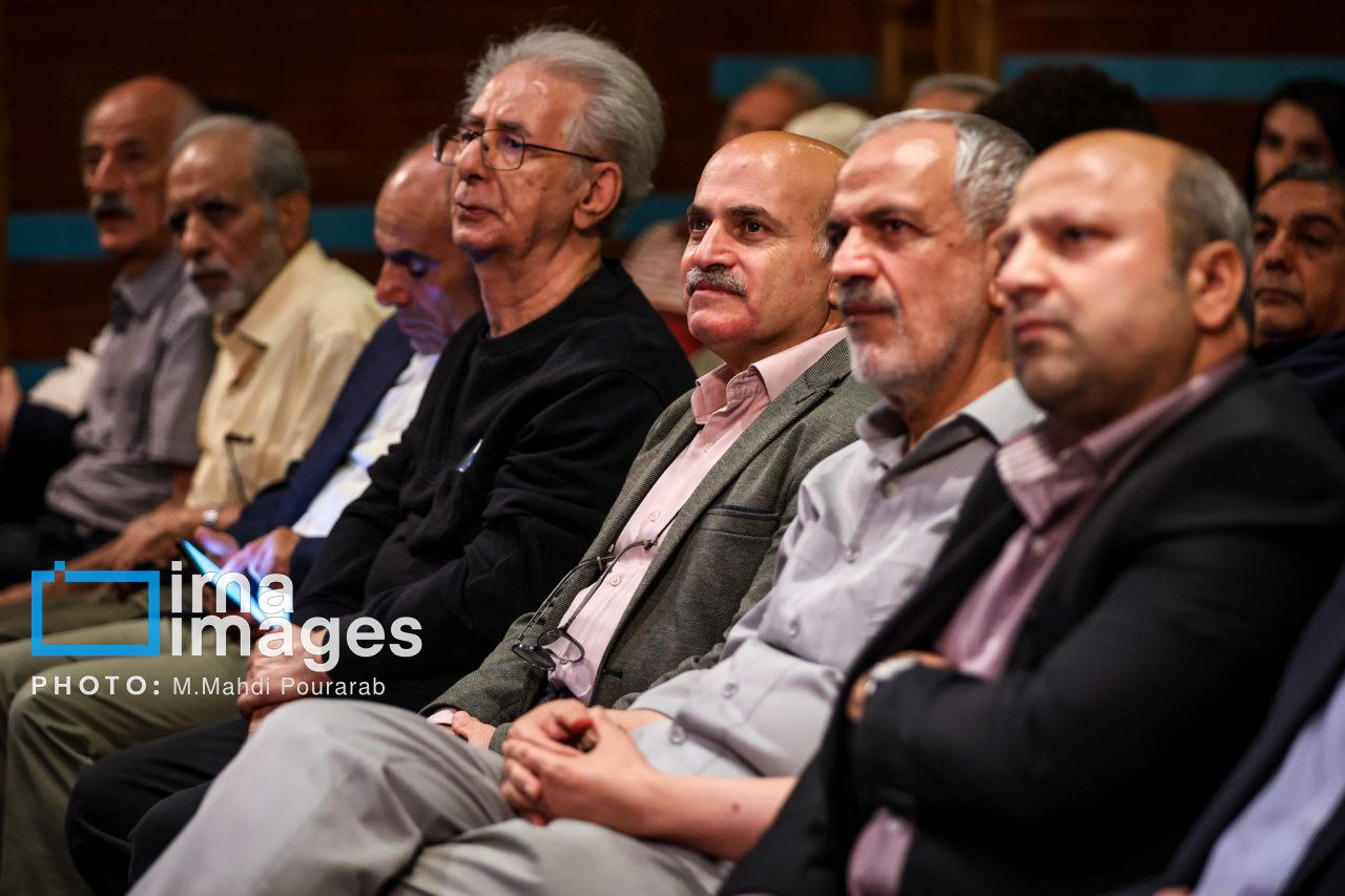  ​​​​​​​هفتمین نشان عکس مطبوعاتی ایران 