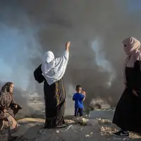 اعتراضات زنان فلسطینی به آتش زدن خانه هایشان توسط اسرائیل