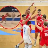 عجیب از قهرمانی جهان؛ ٧ بازیکن همزمان در زمین!