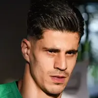 سیو طلایی نیازمند و نجات پرسپولیس در تختی