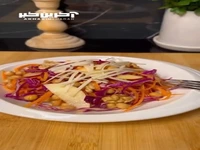 یک سالاد شاداب، خوشمزه و قشنگ