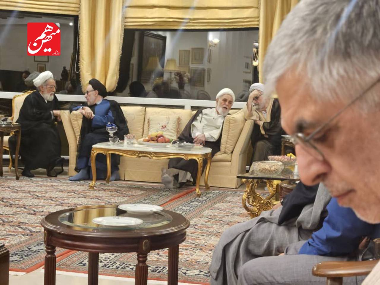 دیدار چهره‌های روحانی و سیاسی در منزل کرباسچی 