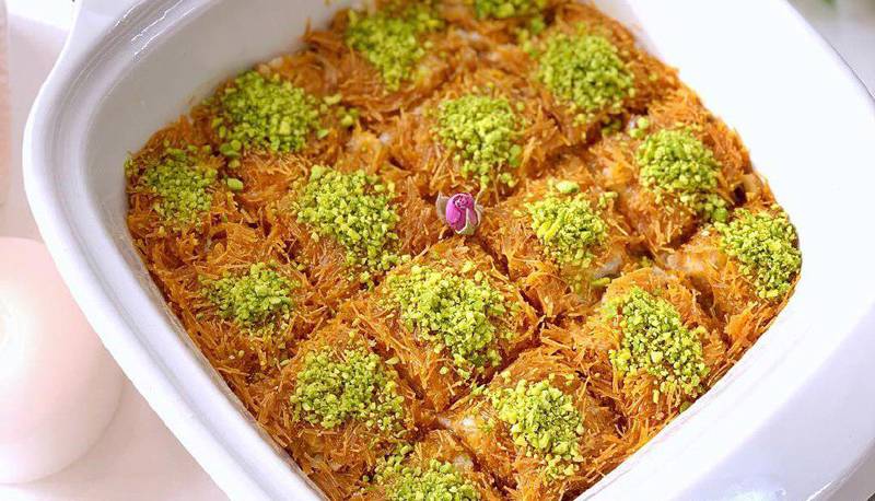 کیک شعریه ونارگیل رو حتما امتحان کن