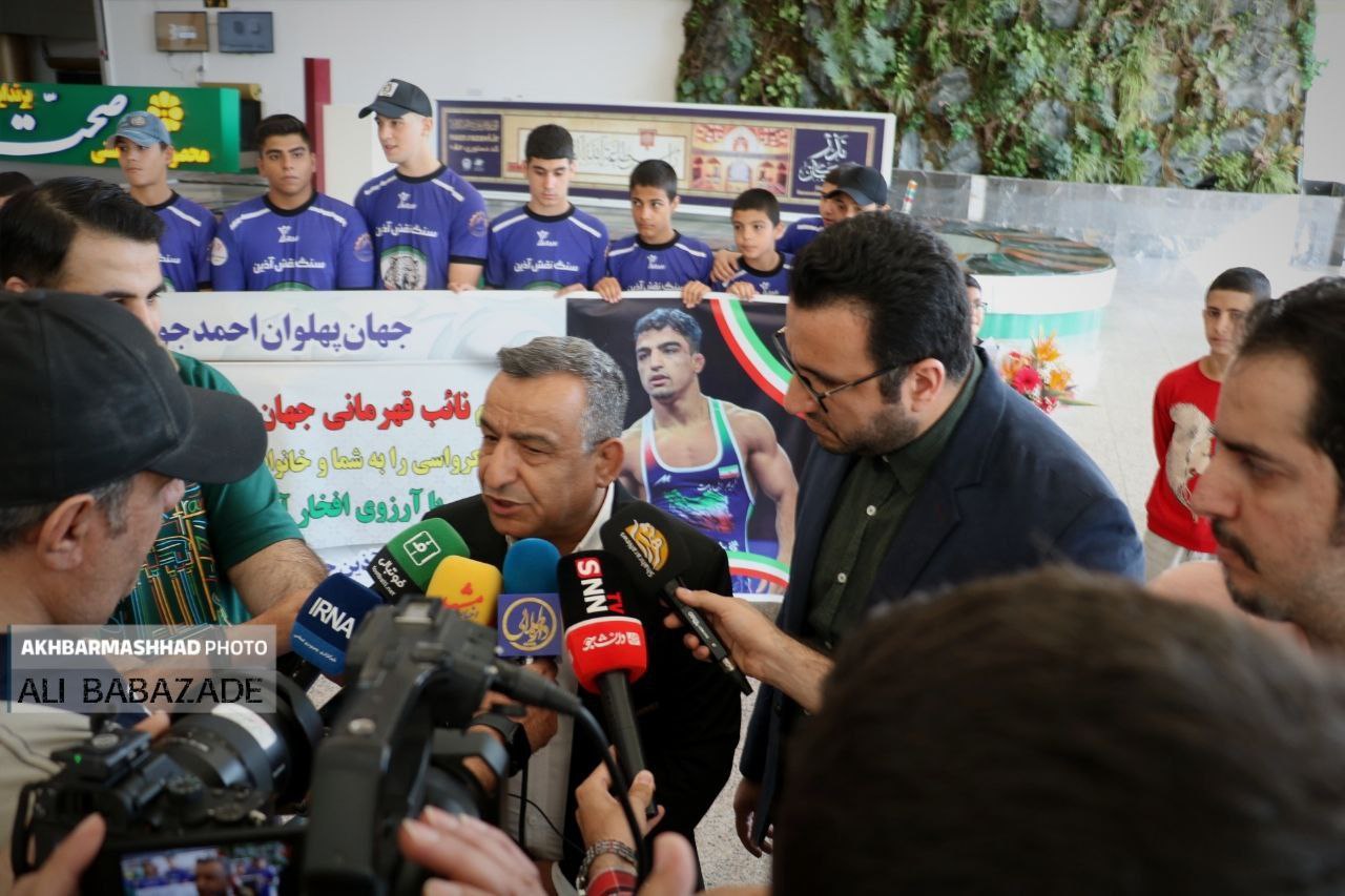 عکس/ استقبال مشهدی ها از «احمد جوان»