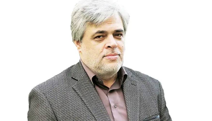 فعال اصولگرا: تاسیس حزب در ایران آسانتر از تاسیس ساندویچی است
