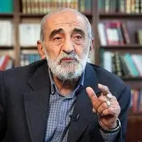 شریعتمداری: چرا این پا و آن پا می‌کنید؟!