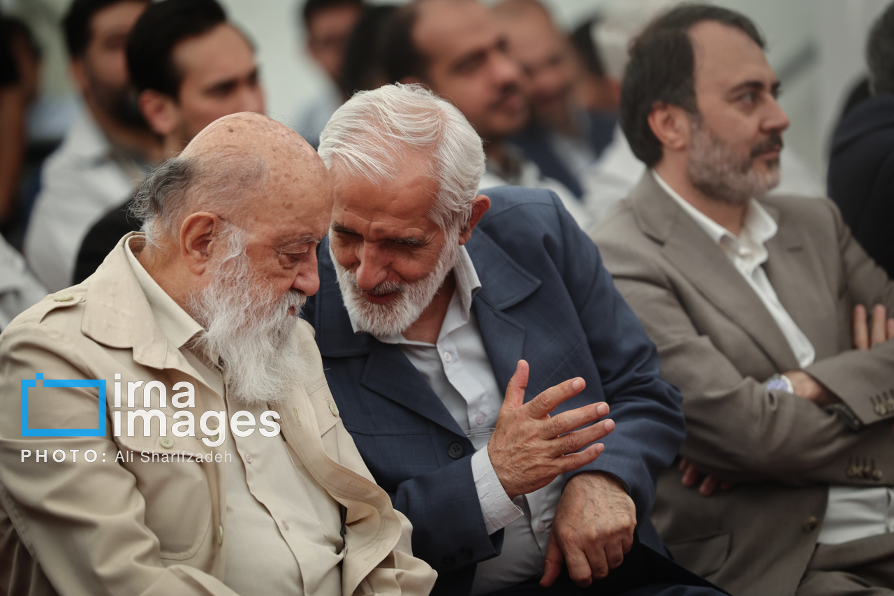 عکس/ رونمایی از ۲۰۱ دستگاه اتوبوس برقی در شهر تهران