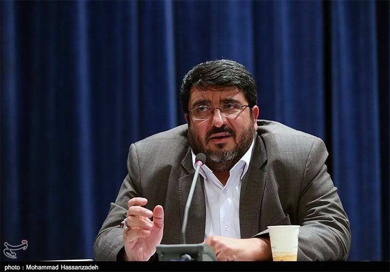 فؤاد ایزدی: ایران اکنون برنامه هستهای ندارد