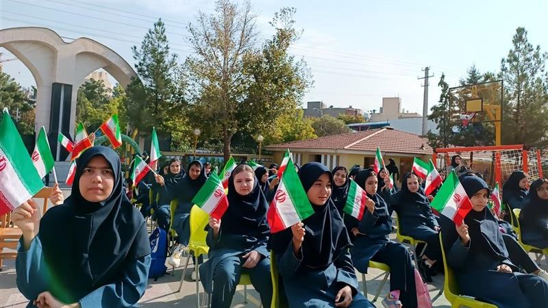 «زنگ جوانهها» نواخته شد