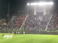 شعار حیا کن رها کن علیه عارف آقاسی توسط هواداران استقلال