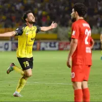 جمله تند و عجیب گزارشگر: سپاهانی‌ها کم کاری می‌کنند!