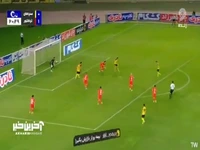 گل اول سپاهان به تراکتور توسط محمد مهدی لطفی