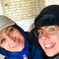 چهره ها/ قاب یادگاری «مومو و جواد جوادی» سریال بچه‌مهندس در یک مراسم