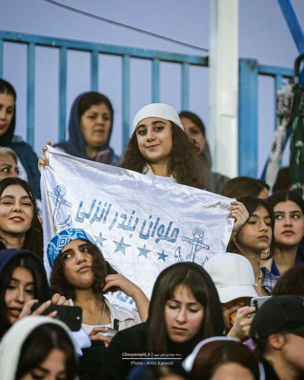 گزارش تصویری باشگاه ملوان انزلی از بانوان هوادار این تیم