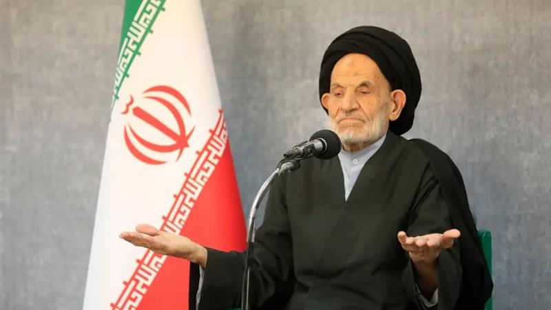 امام جمعه بیرجند: هزینه تسلیم در برابر دشمن جبرانناپذیر است