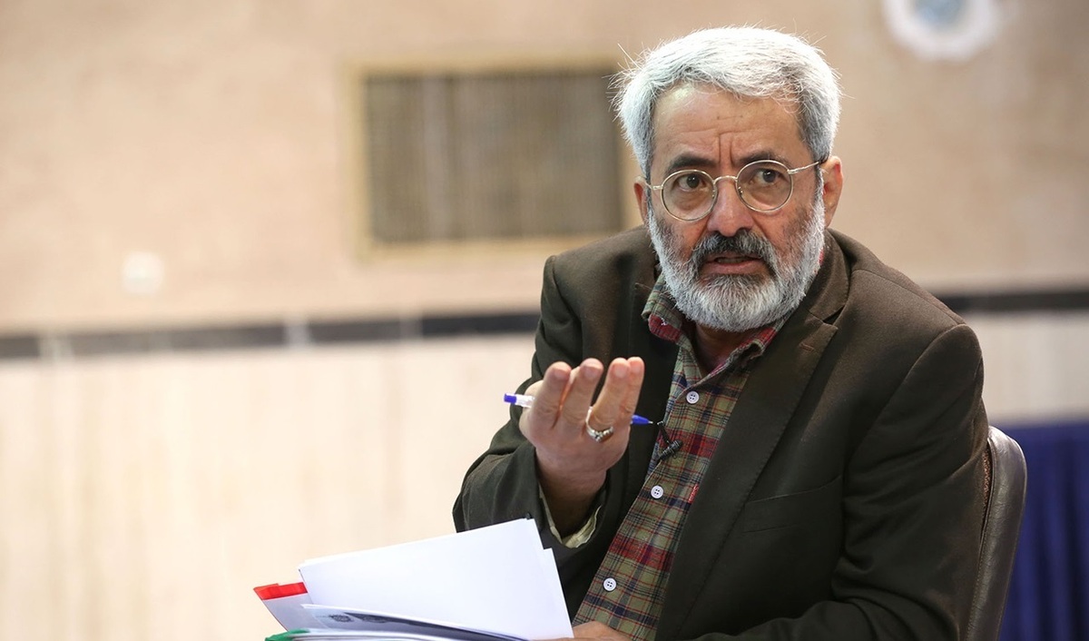 سرمقاله همشهری/ کار مزدور سیاهنمایی است!