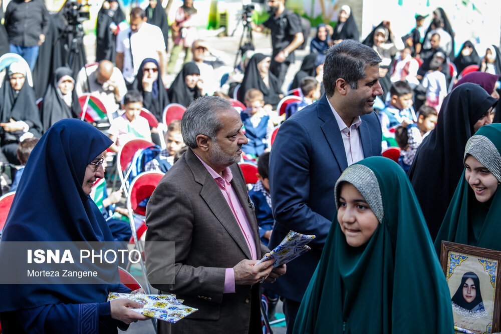 عکس/ جشن شکوفه‌ها در تهران با حضور وزیر آموزش و پرورش