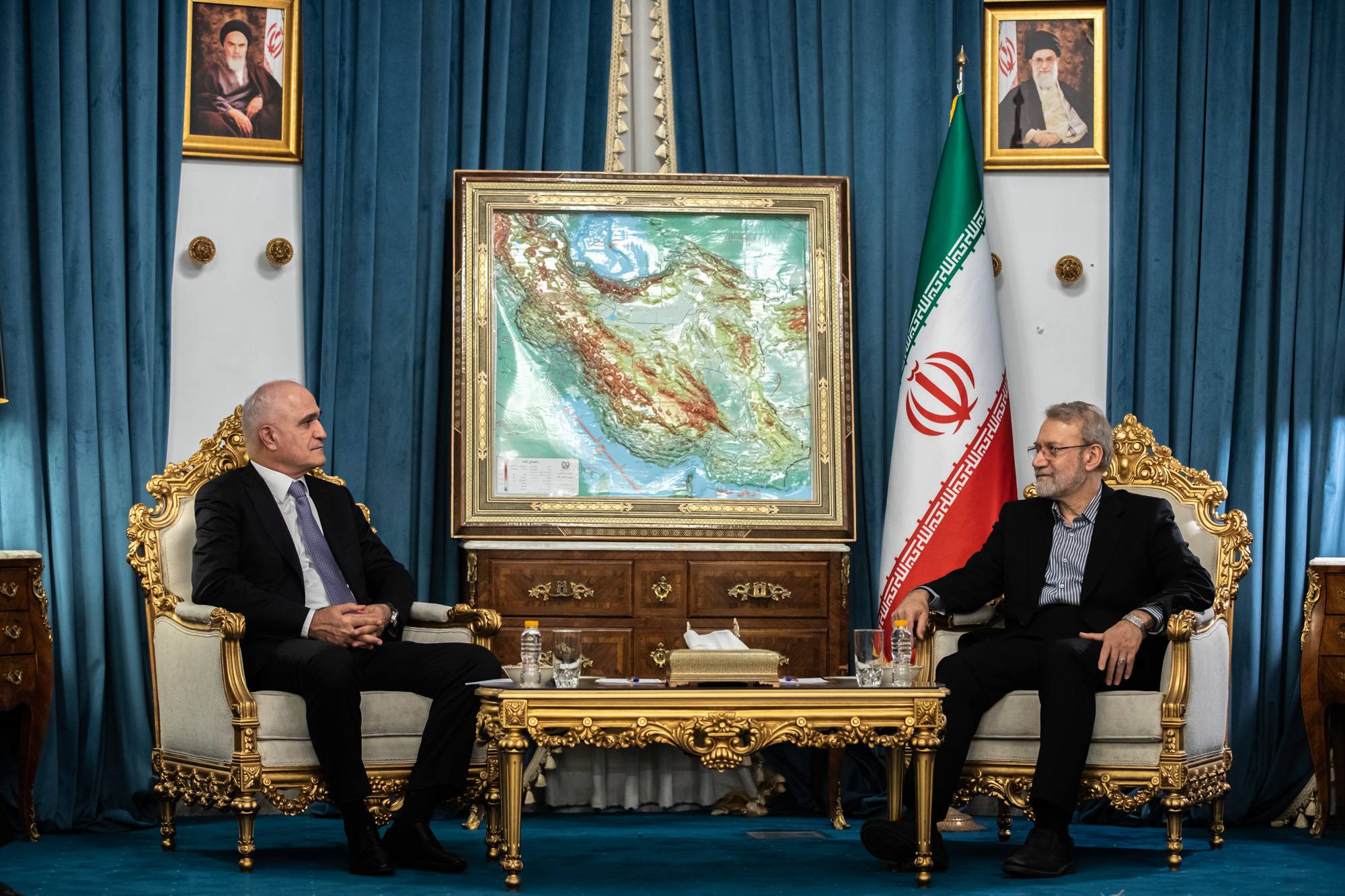 عکس/ دیدار معاون نخست‌وزیر آذربایجان با علی لاریجانی  