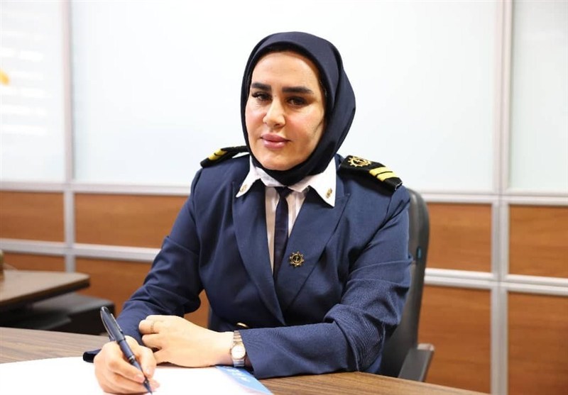 نخستین بانوی دریانورد خوزستان گواهی‌نامه افسری دریافت کرد