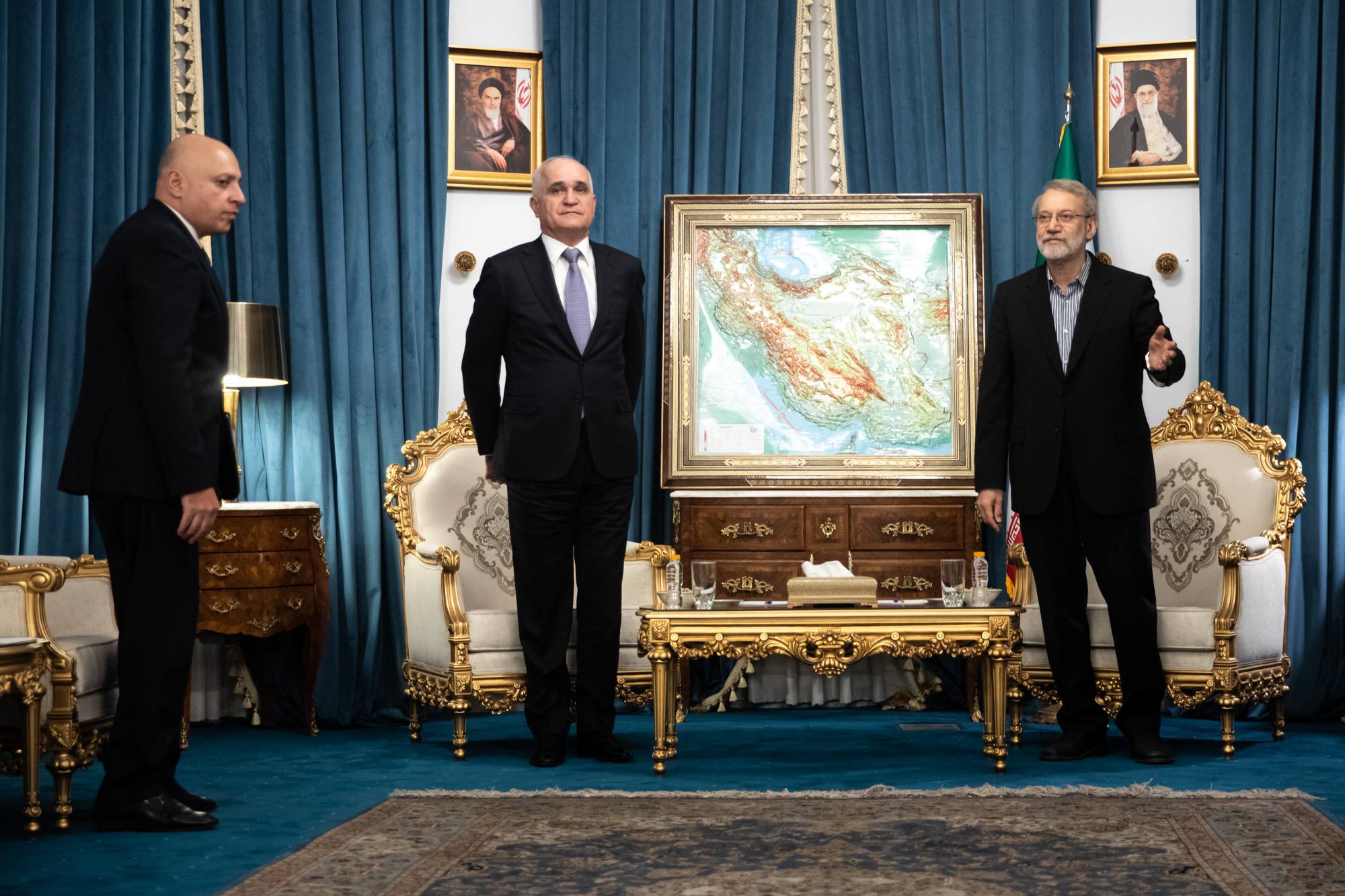 عکس/ دیدار معاون نخست‌وزیر آذربایجان با علی لاریجانی  
