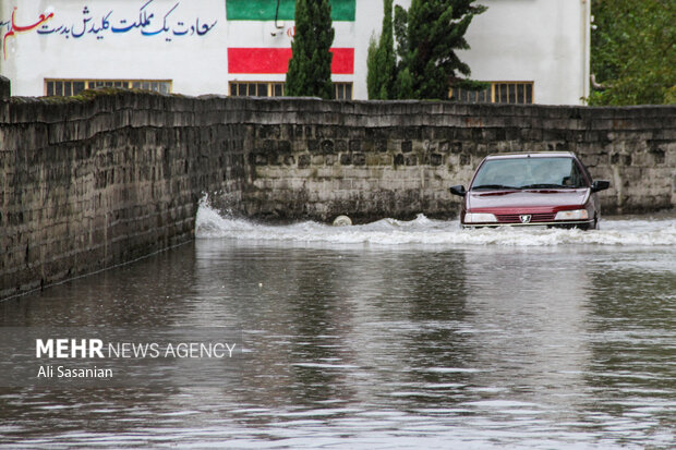 مازندران زیر باران؛ راههای مسدود باز شدند