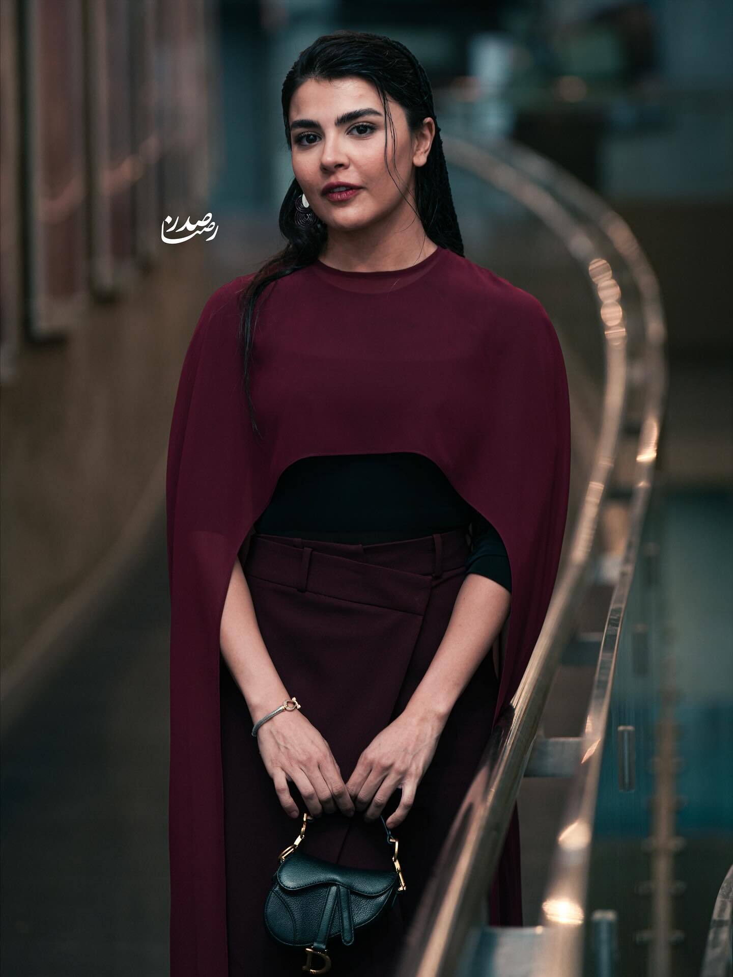 چهره ها/ رز ایزدی با استایلی متفاوت در یک مراسم سینمایی