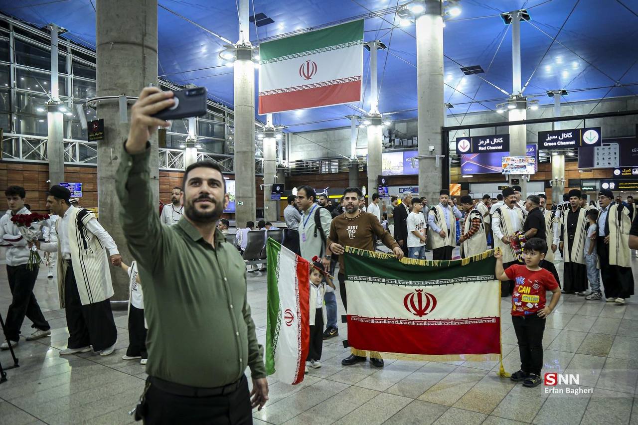 عکس/ استقبال از تیم ملی کشتی فرنگی ایران در فرودگاه امام‌خمینی (ره)
