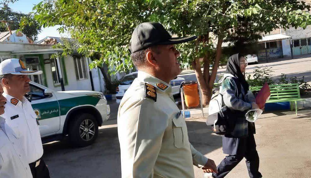 همراهی فرزند شهیدمدافع امنیت تا مدرسه در میاندوآب
