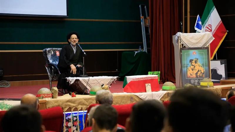 امام جمعه بیرجند: دشمنان از الگو شدن جمهوری اسلامی ایران می‌ترسند