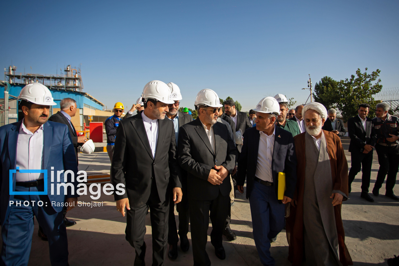 عکس/ سفر وزیر دفاع به اصفهان