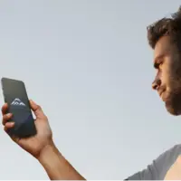 این گوشی لینوکسی طراحی جالبی دارد و با اپ‌های اندروید سازگار است