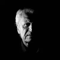 پیکر احمد پژمان از مقابل تالار وحدت تشییع می‌شود