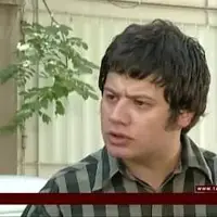 دست شیطان را از پشت بسته