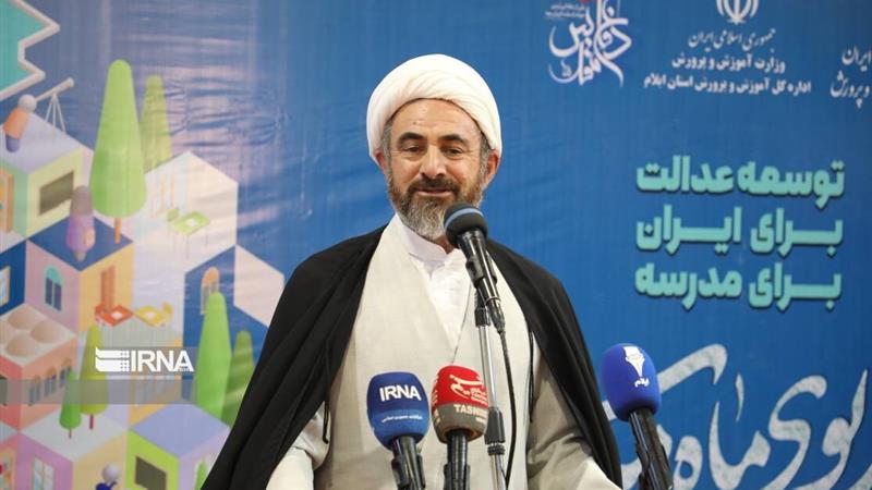امام جمعه ایلام: تحصیل، تهذیب و ورزش؛ سلاح دانش‌آموزان در برابر جنگ نرم دشمن است
