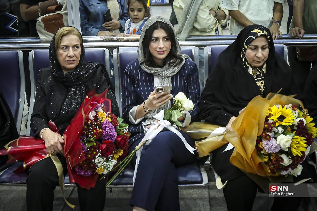 عکس/ استقبال از تیم ملی کشتی فرنگی ایران در فرودگاه امام‌خمینی (ره)