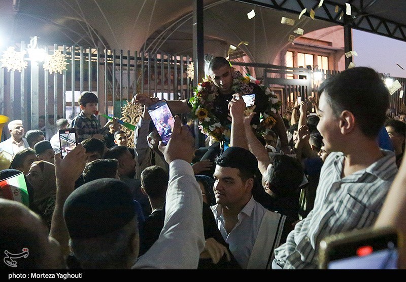 استقبال بی نظیر خوزستانی ها از قهرمانان کشتی
