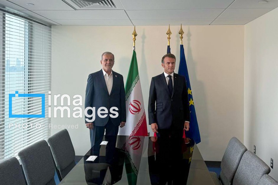 دیدار پزشکیان و مکرون 
