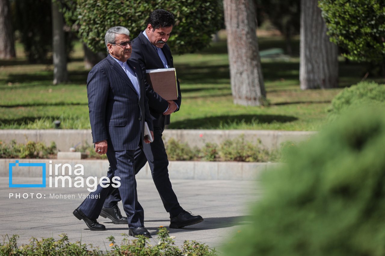 عکس/ اعضای هیأت دولت در جمع خبرنگاران