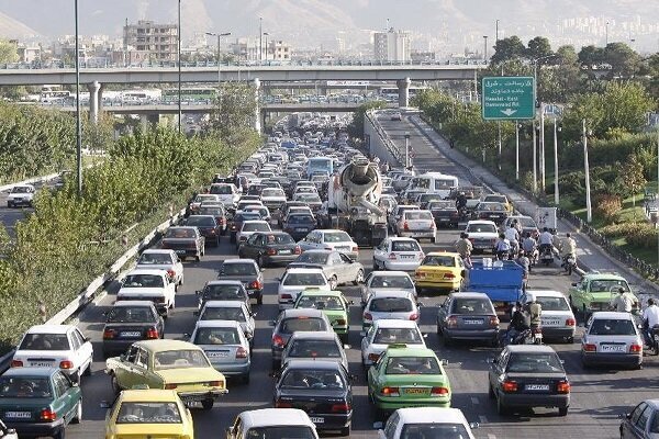 ترافیک پرحجم و سنگین معابر و بزرگراه‌های تهران در دومین روز از مهر