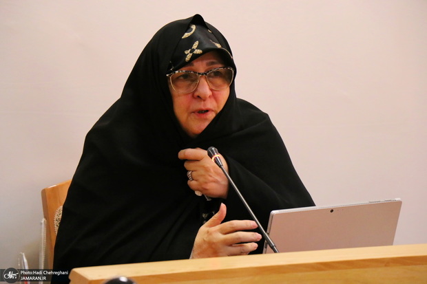 فاطمه طباطبایی: اندیشه امام خمینی را از مهجوریت خارج کنیم