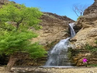 آبشار نوجان جاده چالوس